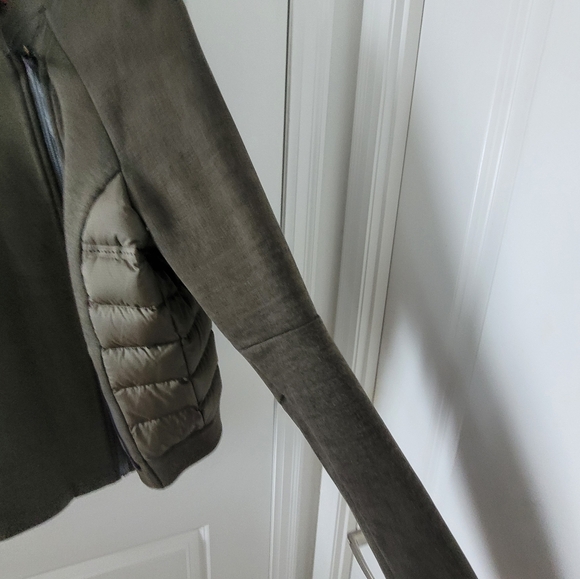 Women's Nike Gala Puffer Jacket (size XL) - Picture 7 of 7